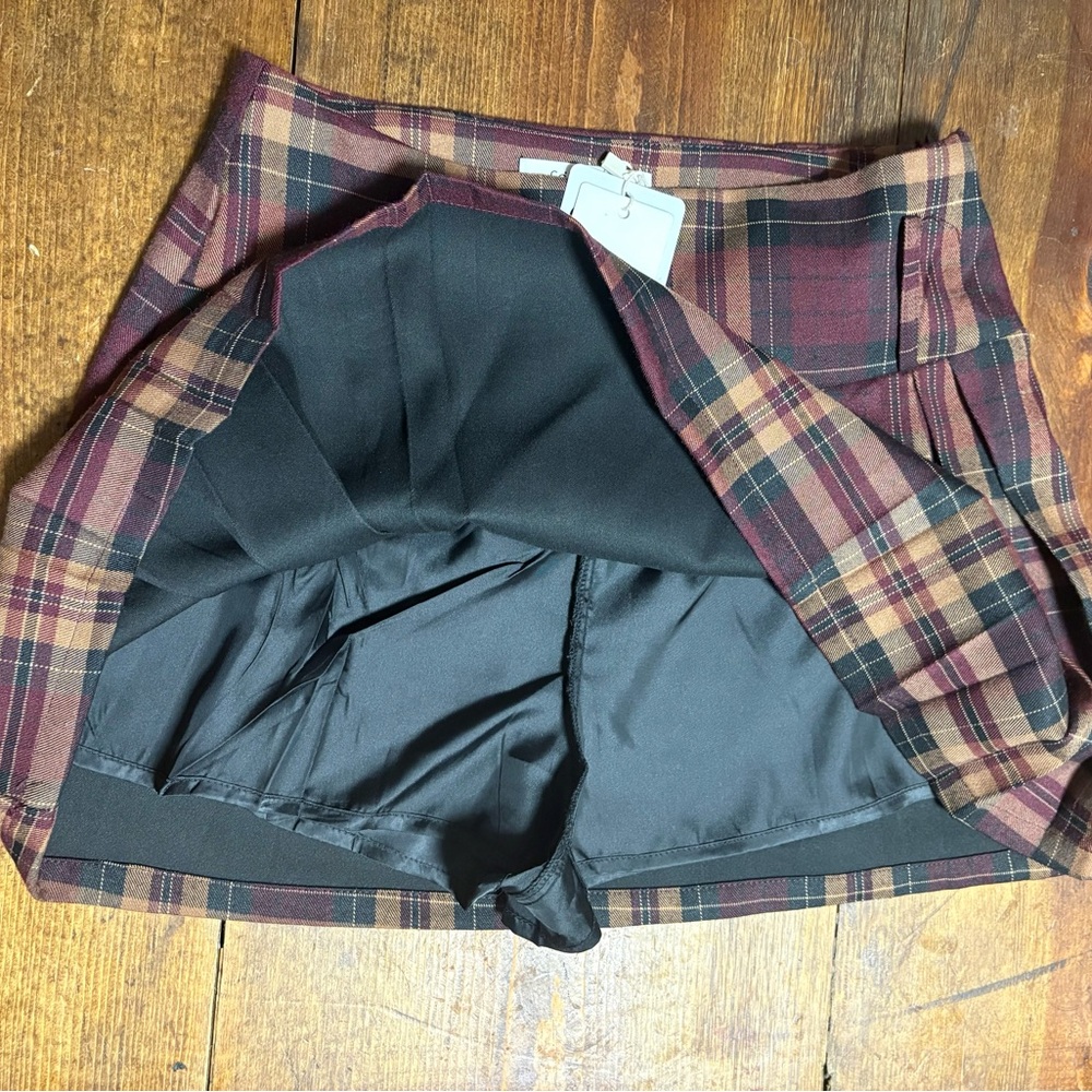 Commense Burgundy and Tan Plaid Pleated Mini Skirt - Picture 3 of 3